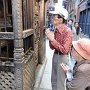 途中でお参り。ヒンドゥーの神様です。