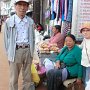 シェルパ族のおばさんとツーショット。